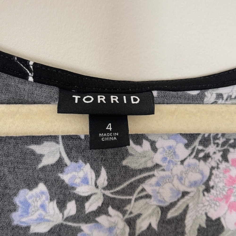Torrid Top - Picture 3 of 8